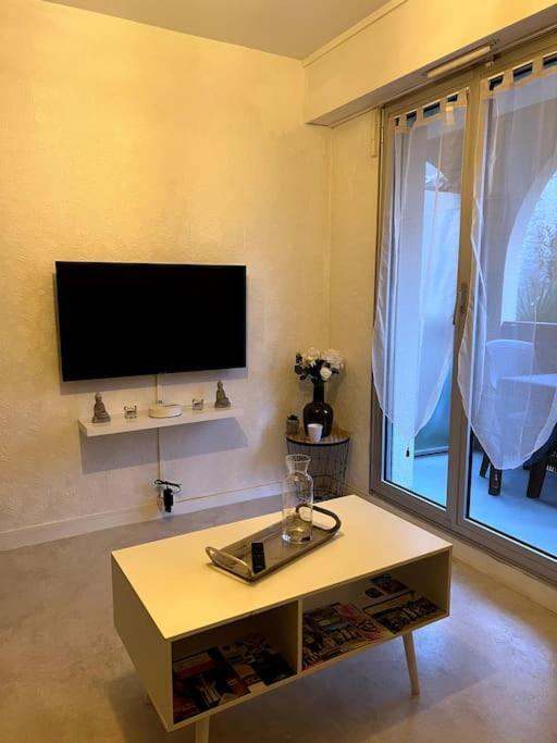 Joli Studio Avec Parking Prive Мулен Экстерьер фото