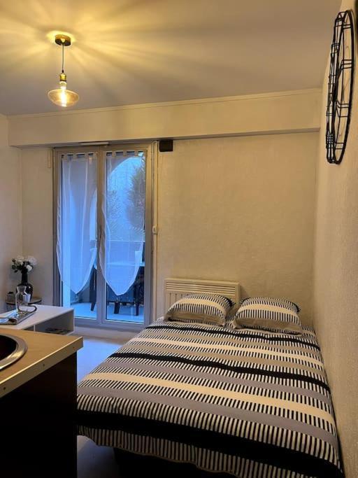 Joli Studio Avec Parking Prive Мулен Экстерьер фото